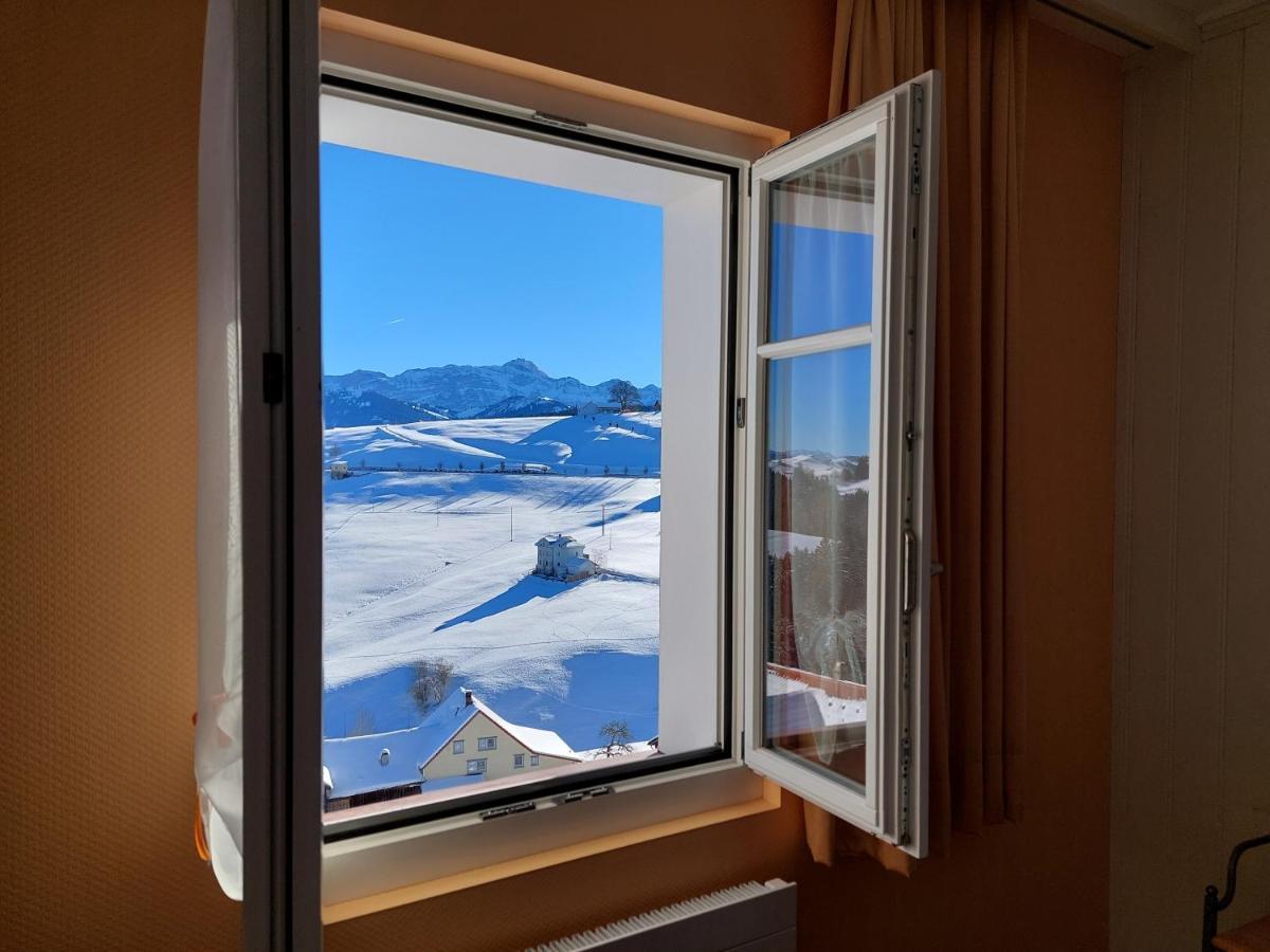 B&B Gaestehaus Roessli Schwellbrunn ภายนอก รูปภาพ