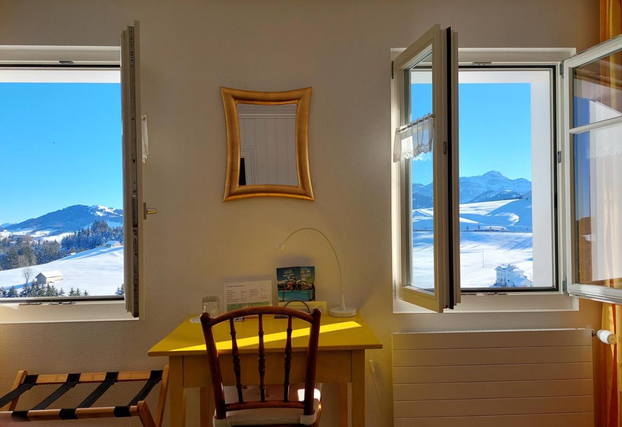 B&B Gaestehaus Roessli Schwellbrunn ภายนอก รูปภาพ