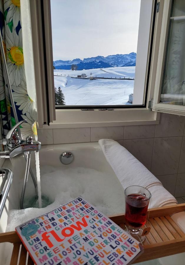 B&B Gaestehaus Roessli Schwellbrunn ภายนอก รูปภาพ